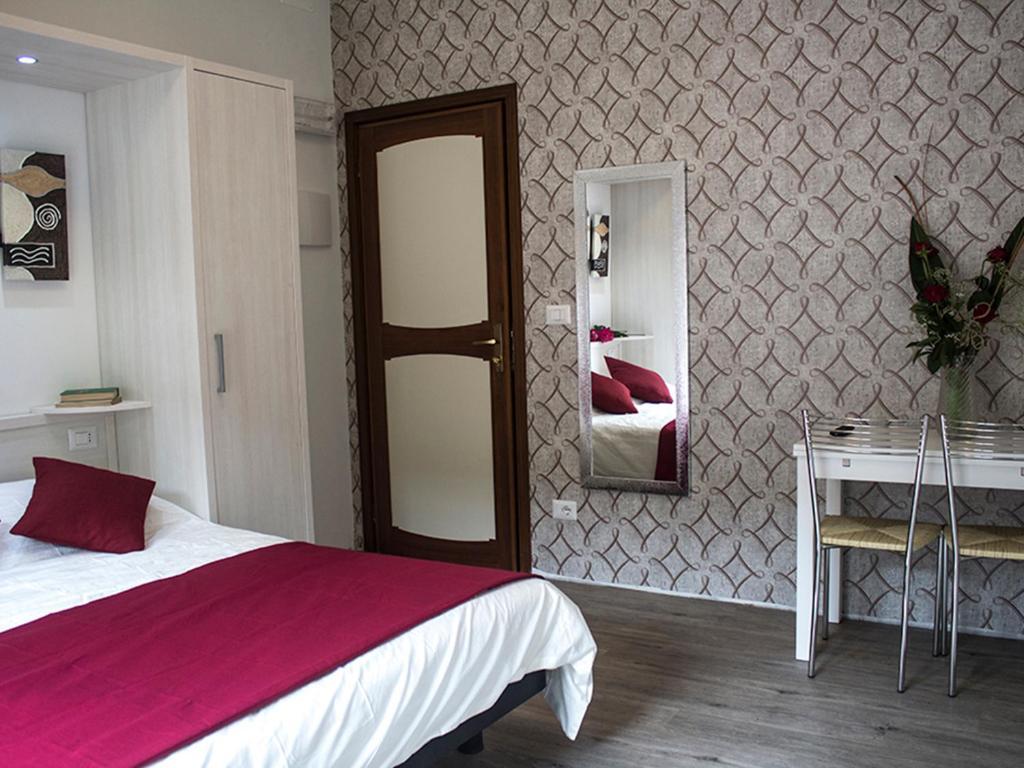 B&B Villa Montreux Римини Экстерьер фото
