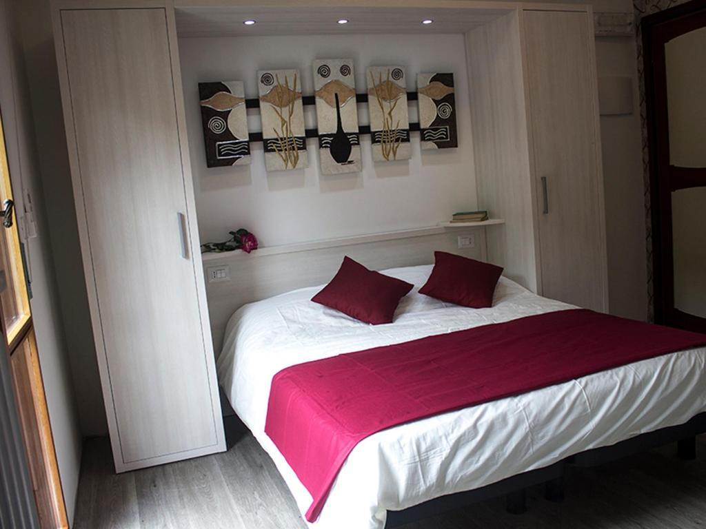 B&B Villa Montreux Римини Экстерьер фото