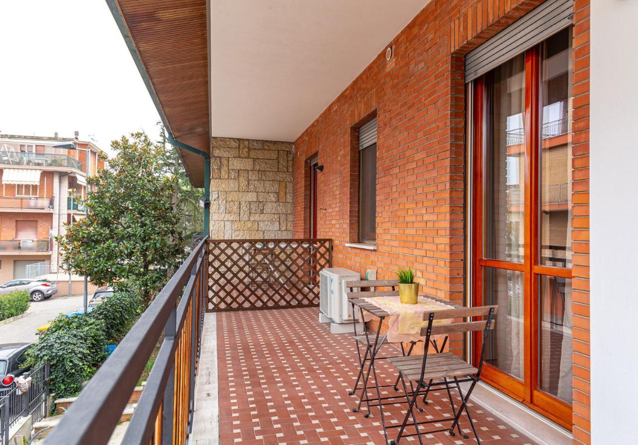 B&B Villa Montreux Римини Экстерьер фото