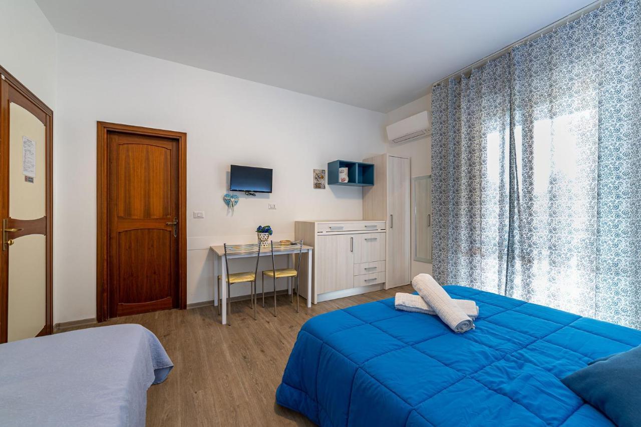 B&B Villa Montreux Римини Экстерьер фото