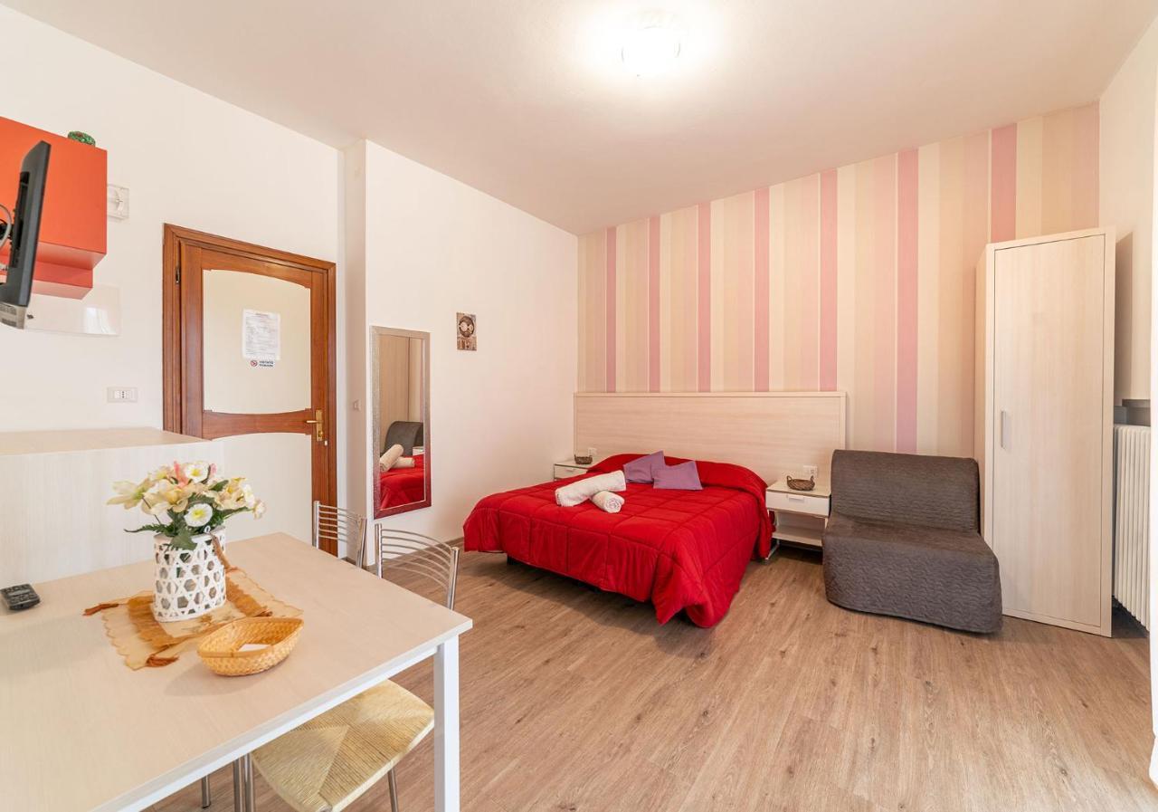 B&B Villa Montreux Римини Экстерьер фото