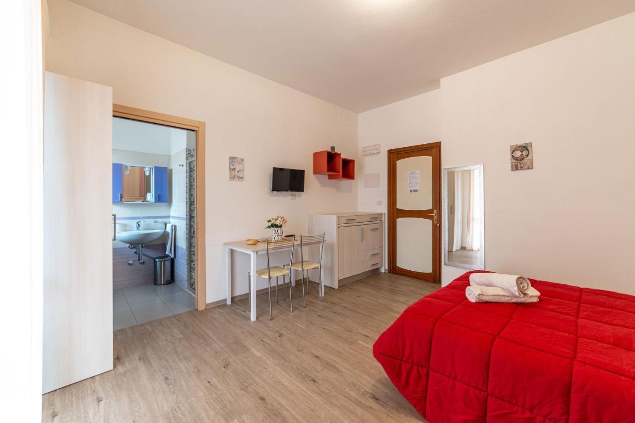 B&B Villa Montreux Римини Экстерьер фото