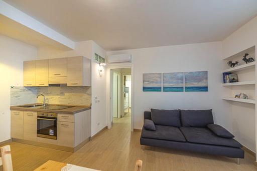 B&B Villa Montreux Римини Экстерьер фото